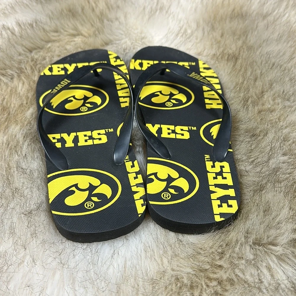Iowa Hawkeyes Men’s Flip Flop Sandals Black Gold Size 11